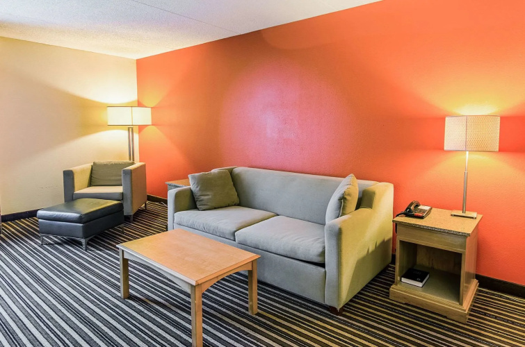 Econo Lodge Inn & Suites Norton - Wise South