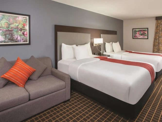 Deluxe Double Suite