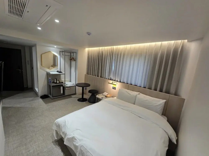 Benikea Crystal Hotel