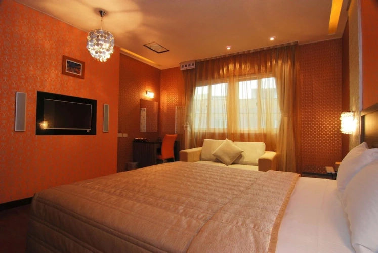 Deluxe Suite