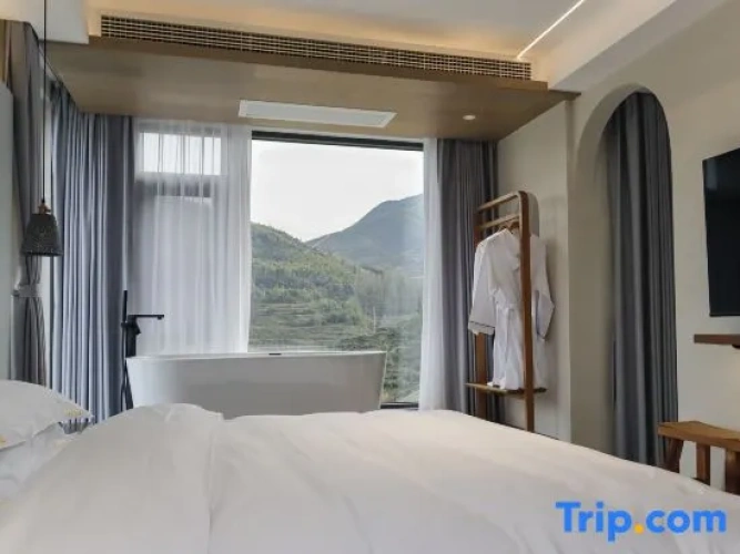 Suite with view