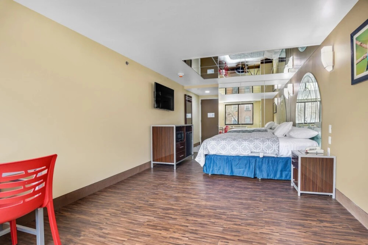 Brooklyn Broadway Hotel