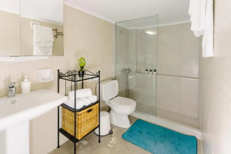 Bright apt. with view to Acropolis