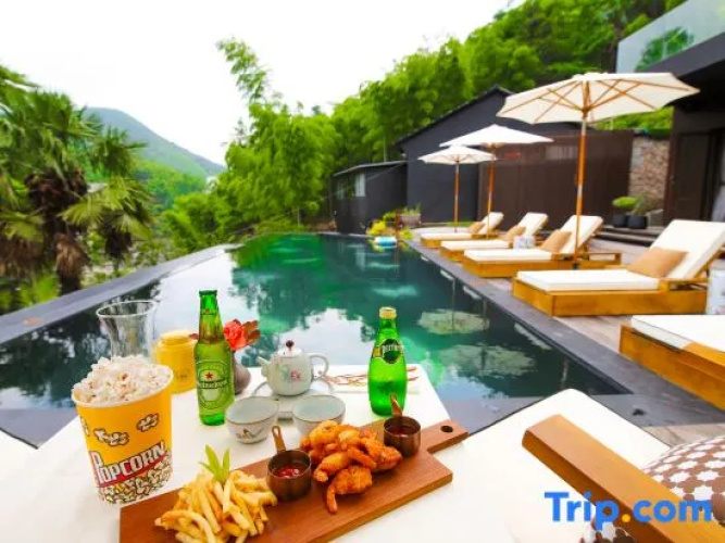 Yee Choi Hotels & Resorts