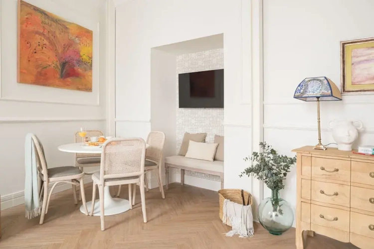 2 Bedrooms Quintuple Apartment