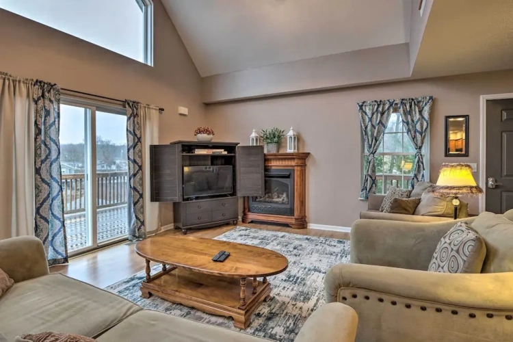 4 Bedrooms Cottage with balcony