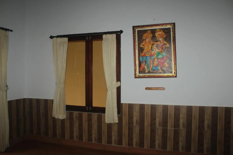 Khrisna Hs and Cottages