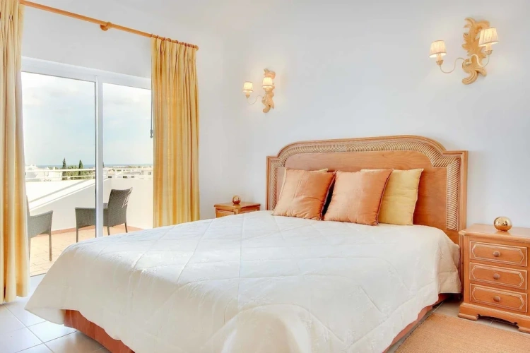 4 Bedrooms Villa with balcony