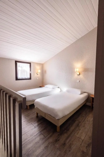 3 Bedrooms Apartment