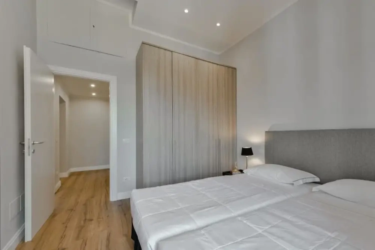 6 Bedrooms Bed in Dorm with balcony