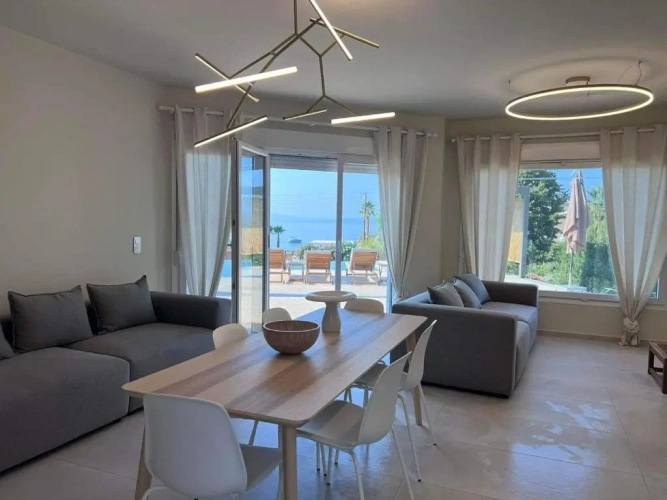 3 Bedrooms Villa