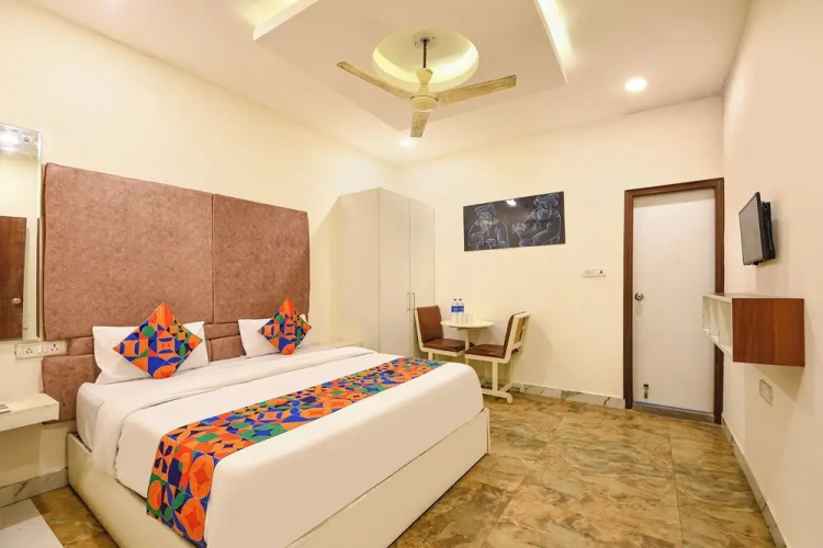 Fabhotel High View