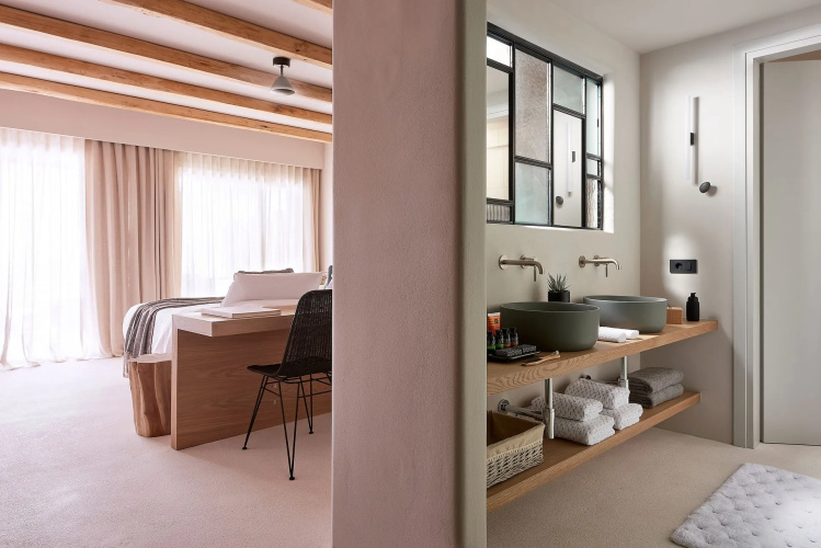Cave Suites