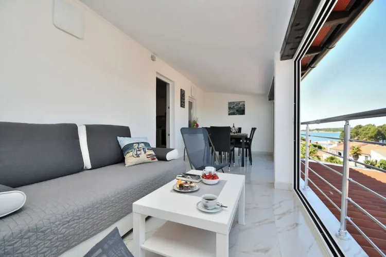 Apartments Ester
