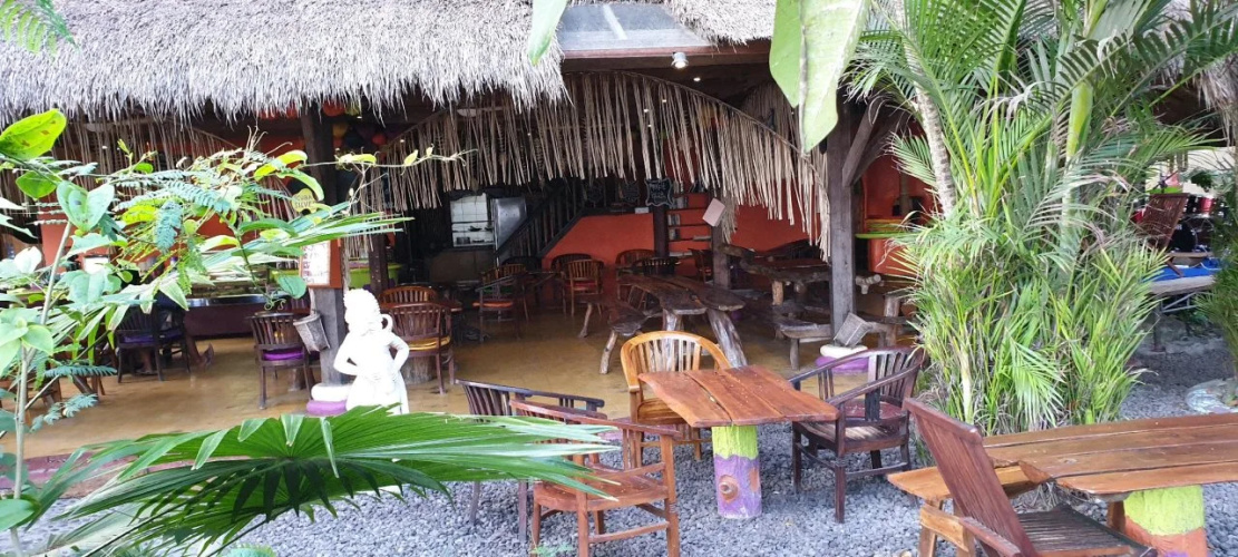 Topi Inn