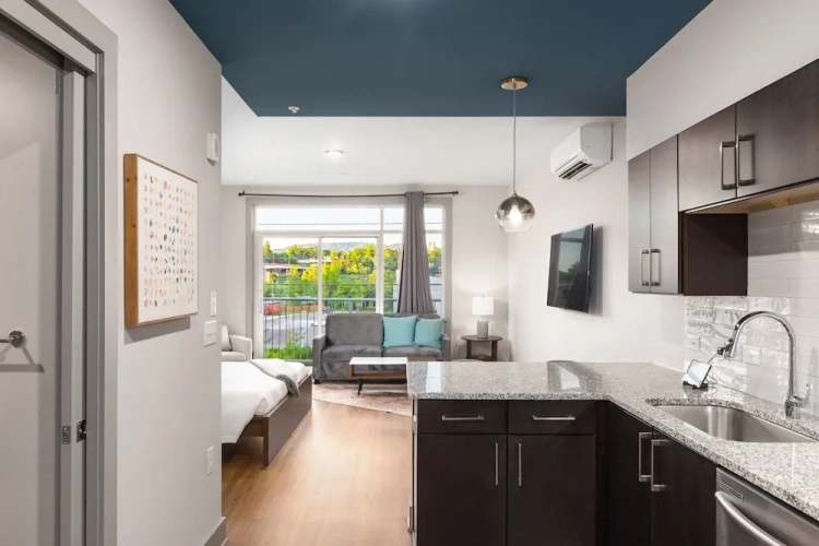 Standard Triple room with balcony