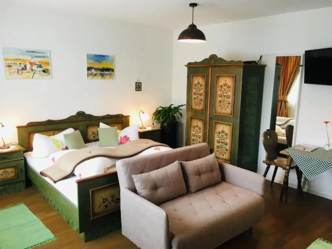 4 Bedrooms Cottage