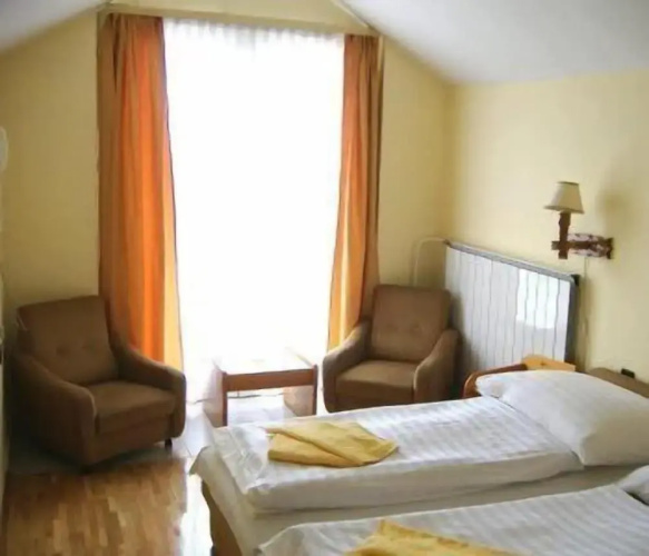 Hotel Bara Junior