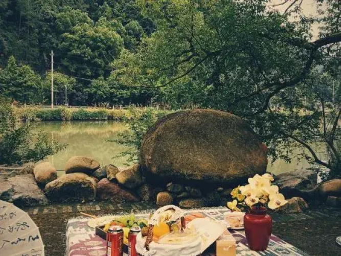 Fuyun Yizhan Hostel