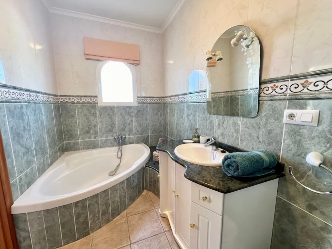 3 Bedroom Villa Walking Distance to Moraira