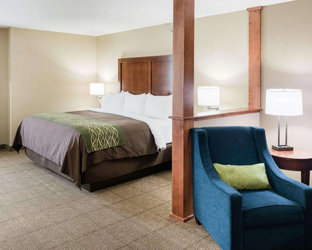 Comfort Inn & Suites West - Medical Center