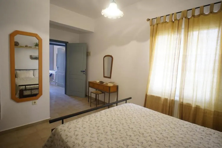 Sunny Sea-View Apartment in Halepa