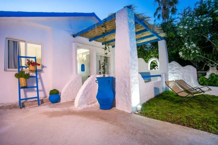 2 Bedrooms Cottage