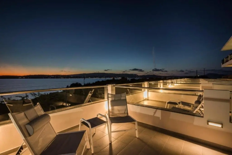 Deluxe Double room with partial sea view