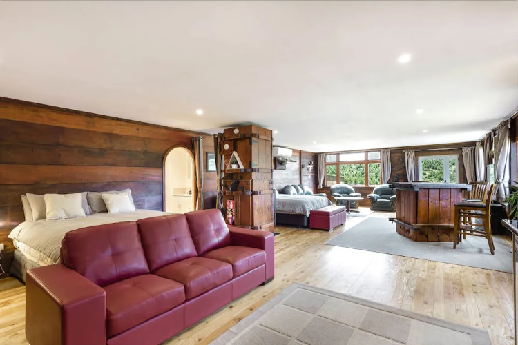 The Rustic Retreat