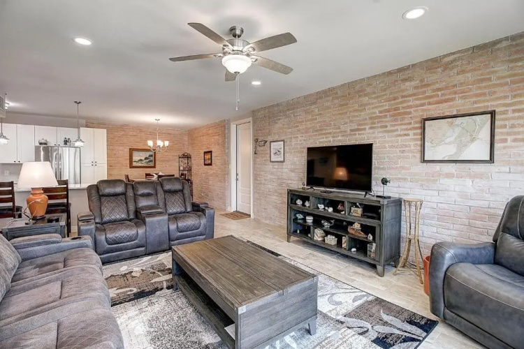 Channelview 214
