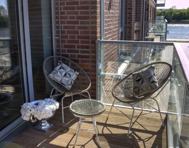 Apartment with balcony