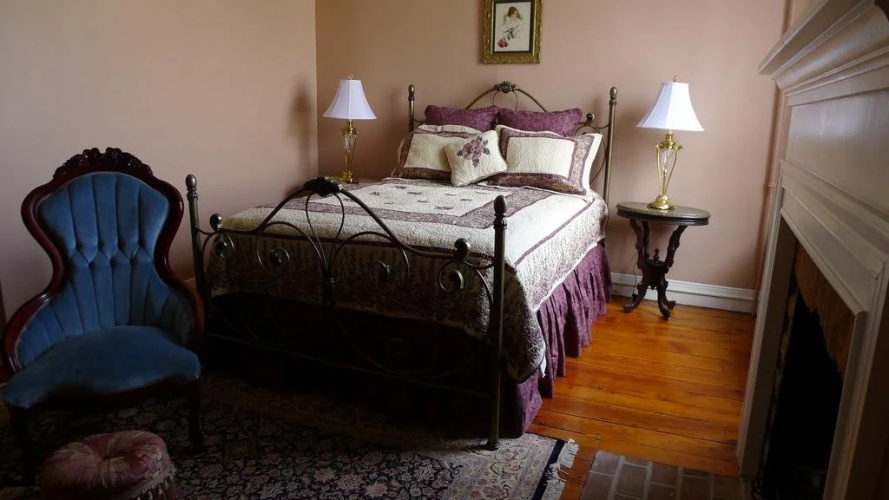 The Swope Manor Bed & Breakfast