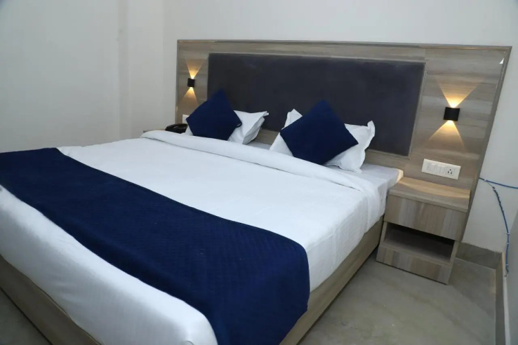 Lyf Corporate Suites - Noida Sector 19