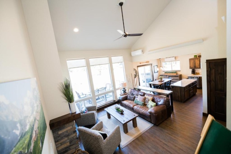 3 Bedrooms Apartment