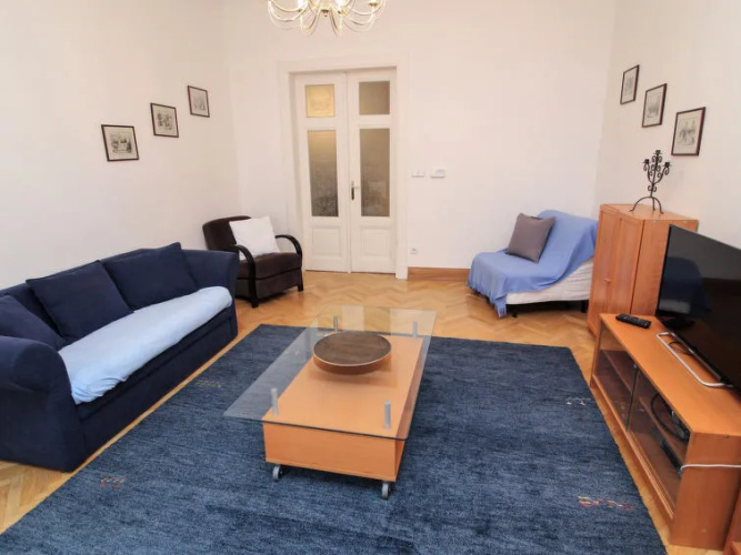 Manes Apartment