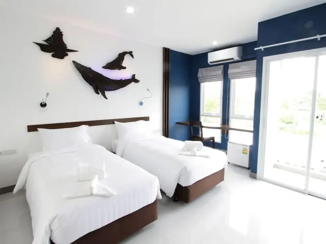 Standard Twin room with balcony
