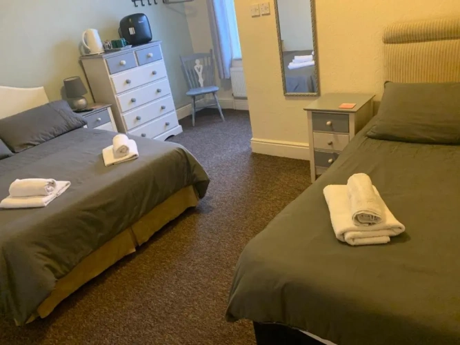Standard Triple room
