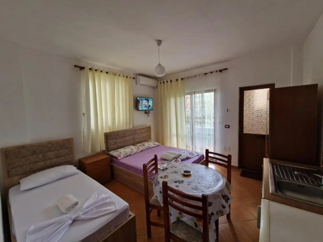 Standard Triple room with balcony