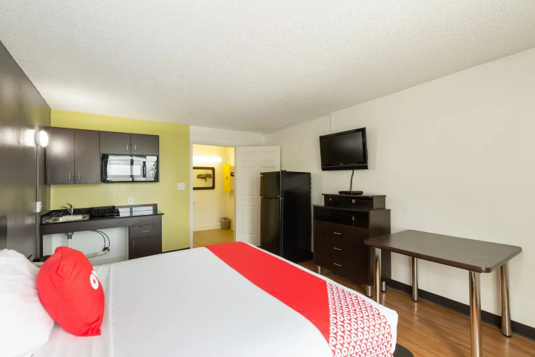 OYO Hotel Baton Rouge - Mead Rd