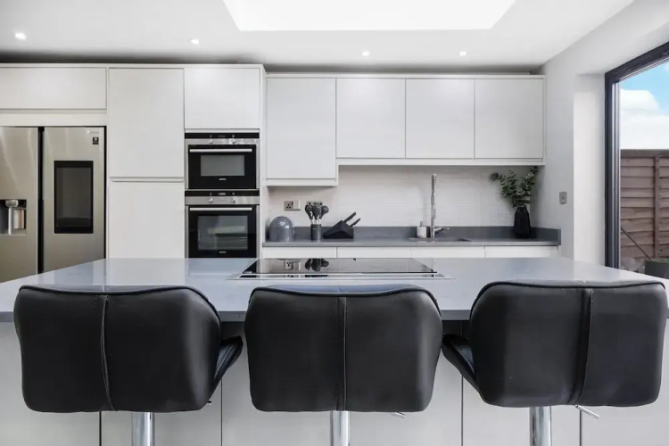 Mount Park Rd Flat