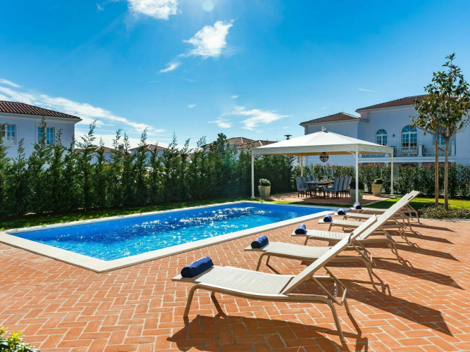Posh Villa in Vabriga with High-End Kitchen & Pool