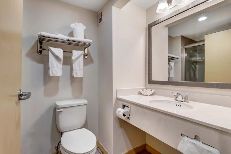 Hutchinson Island Plaza Hotel & Suites photo 10