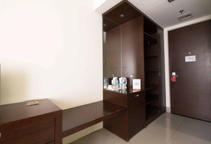RedDoorz @ Slipi