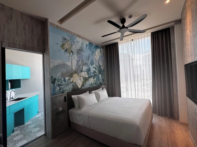 Deluxe Double room with city view