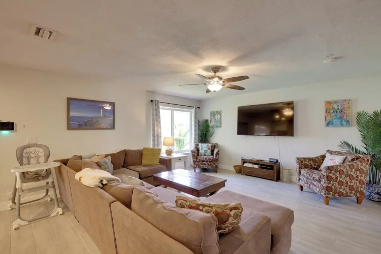 4 Bedrooms Cottage