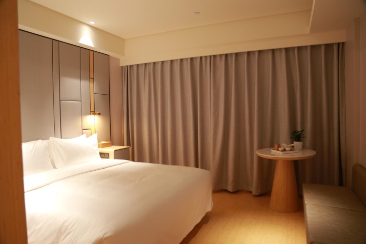 Superior Double room with street view