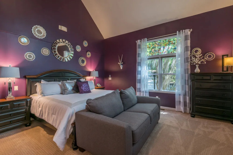 Eight Gables Inn