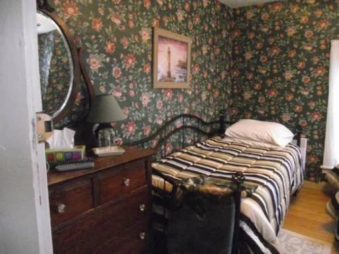 Water Street Lighthouse Bed & Breakfast