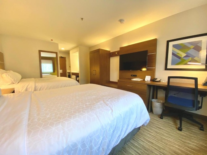 Quadruple Suite