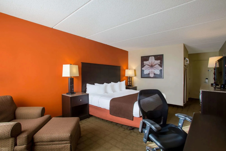 AmericInn by Wyndham International Falls